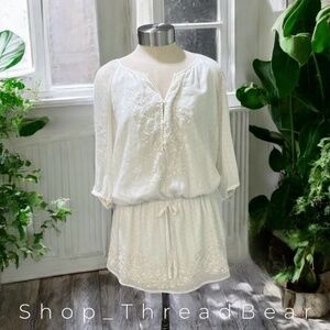 EUC [A&F] Embroidered Peplum Tunic Top | Abercrombie White Silver Blouse | Large